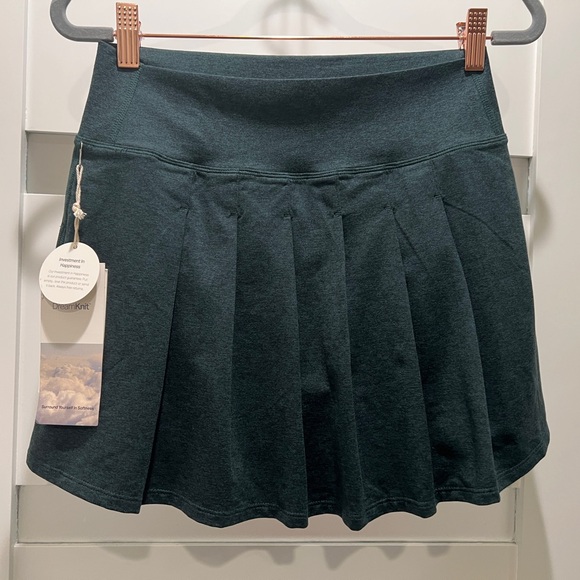 NEW With Tags Vuori Halo Performance Skirt Grass Heather Green Small - Picture 4 of 9